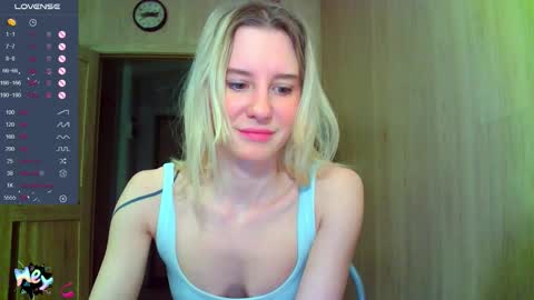 Snapshot of caramel_pie_ chatting on September 24, 8:30 pm caramel online show from September 24, 8:30 pm