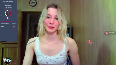 Snapshot of caramel_pie_ chatting on October 18, 7:26 pm caramel online show from October 18, 7:26 pm