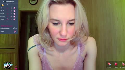 Snapshot of caramel_pie_ chatting on March 10, 5:50 pm caramel online show from March 10, 5:50 pm