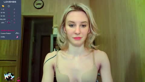 Snapshot of caramel_pie_ chatting on February 28, 8:18 pm caramel online show from February 28, 8:18 pm