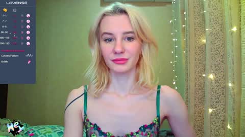 Snapshot of caramel_pie_ chatting on January 8, 7:34 pm caramel online show from January 8, 7:34 pm