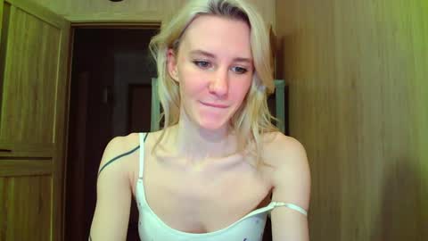 Snapshot of caramel_pie_ chatting on January 17, 7:05 pm caramel online show from January 17, 7:05 pm