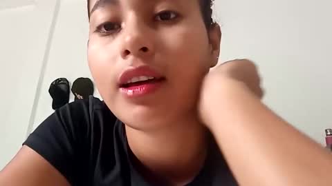 caramelo567285 online show from April 28, 1:04 pm