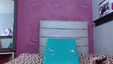 carina_lopez707 online show from April 25, 1:36 pm