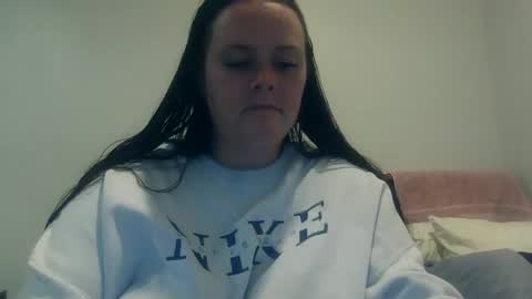 Snapshot of carinabro10 chatting on October 8, 10:19 am carinabro10 online show from October 8, 10:19 am