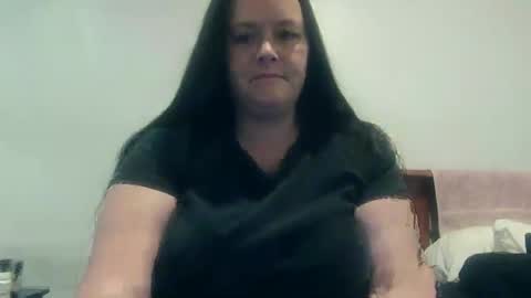 Snapshot of carinabro10 chatting on October 3, 10:42 am carinabro10 online show from October 3, 10:42 am