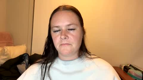 Snapshot of carinabro10 chatting on October 10, 9:25 am carinabro10 online show from October 10, 9:25 am
