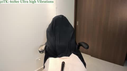 Snapshot of carla_adamss chatting on September 26, 5:16 am Carla online show from September 26, 5:16 am
