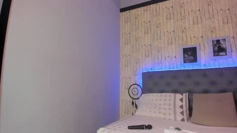 Snapshot of carla_adamss chatting on January 11, 5:52 am Carla online show from January 11, 5:52 am