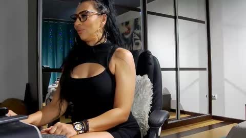 wendymilf online show from December 14, 10:37 pm