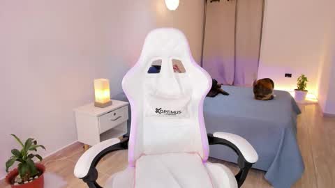 Alejandra online show from December 19, 1:54 am