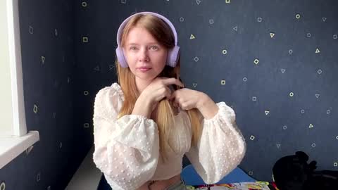 Kaayy  Its my first day here  online show from April 1, 8:04 am