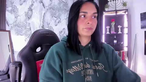 Carlota online show from November 16, 2:50 pm