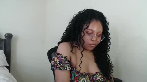 CARAMEL xoxo online show from April 14, 6:41 pm