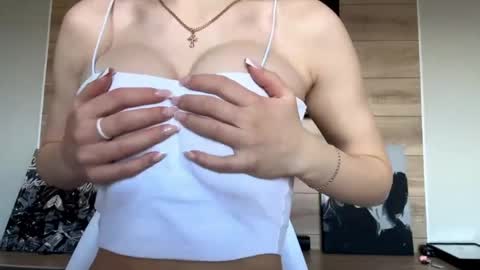 Lisa online show from April 23, 8:22 am