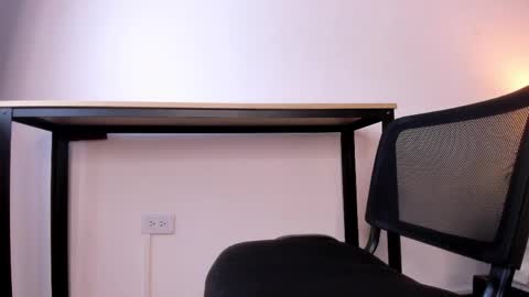  Caroline  online show from March 31, 11:43 am