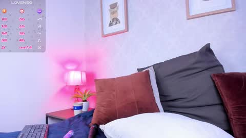  Caroline  online show from September 13, 2:03 pm