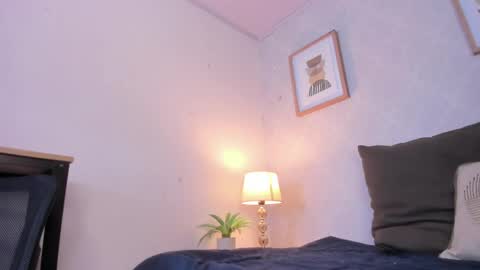  Caroline  online show from April 29, 5:30 pm