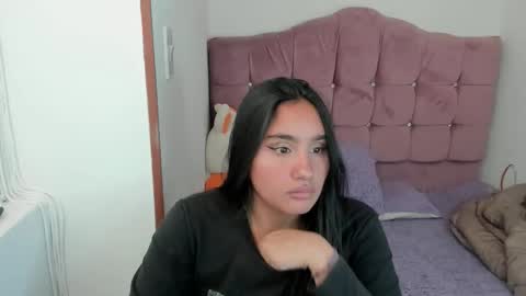 caroline_rodriguez_9 online show from October 4, 8:35 pm