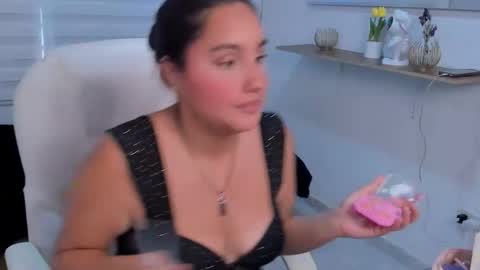 caroline_rodriguez_9 online show from February 28, 8:41 pm