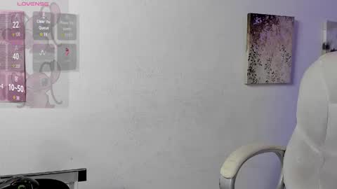 caroline_rodriguez_9 online show from April 25, 1:19 am