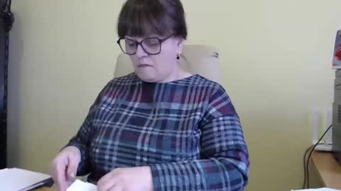 Snapshot of carolinedream_ chatting on February 4, 6:46 am CarolineDream online show from February 4, 6:46 am