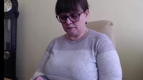 Snapshot of carolinedream_ chatting on February 24, 7:09 am CarolineDream online show from February 24, 7:09 am
