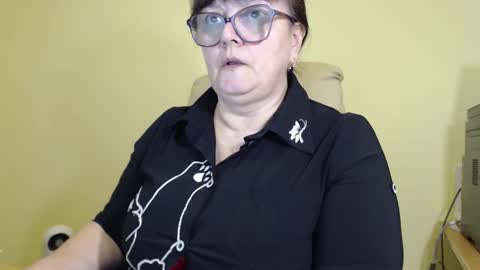 Snapshot of carolinedream_ chatting on October 10, 7:13 am CarolineDream online show from October 10, 7:13 am