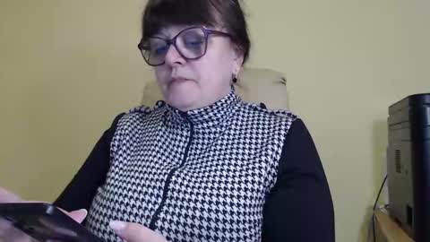 Snapshot of carolinedream_ chatting on October 9, 5:33 am CarolineDream online show from October 9, 5:33 am
