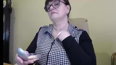 Snapshot of carolinedream_ chatting on March 3, 6:20 am CarolineDream online show from March 3, 6:20 am