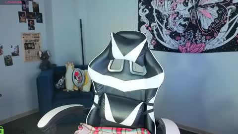 CarolineRichter online show from April 26, 3:04 am