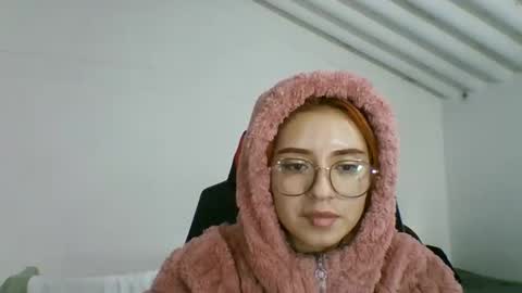 carolinnapinkman online show from April 29, 8:25 pm