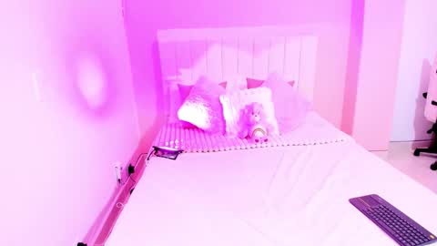 Caro Gmez  online show from February 4, 4:37 am