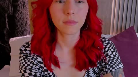 Snapshot of casandra_busting chatting on December 9, 8:01 pm Casandra online show from December 9, 8:01 pm