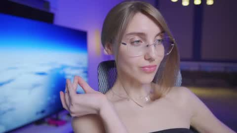 Seductress Cassia  FINDOM AND SADISM  NO NUDE online show from April 20, 6:11 pm