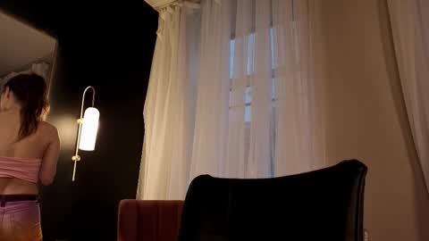 assie online show from November 29, 12:31 pm