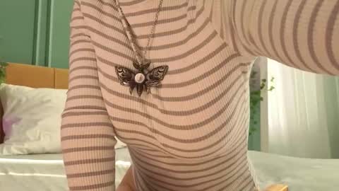 assie online show from October 18, 1:36 pm