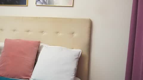 CassieHilton online show from April 27, 7:55 pm