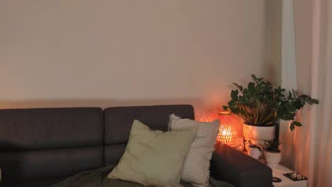  cassandra  online show from September 15, 4:47 pm