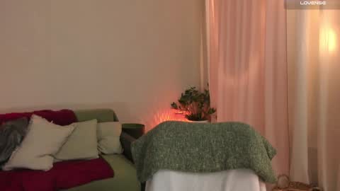  cassandra  online show from January 28, 10:56 pm