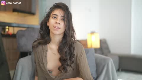 Catalina online show from April 10, 2:45 pm