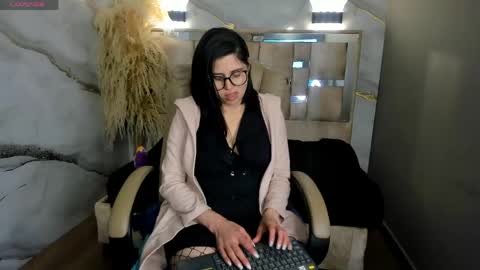 cata black online show from April 24, 5:16 pm