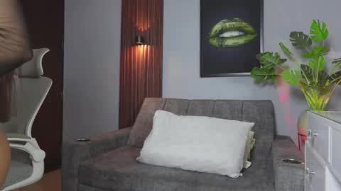 catalina_goddess online show from April 24, 3:09 am