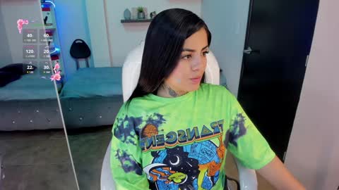 Catalina online show from December 31, 7:51 pm