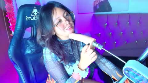 Catalina online show from November 21, 11:07 pm