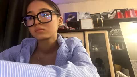 catherinepirs online show from April 15, 12:49 pm