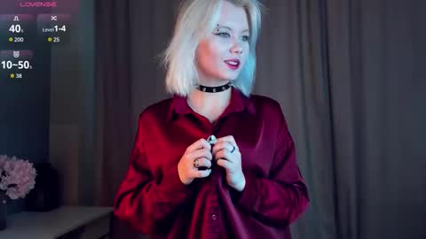 Mia online show from March 25, 11:02 am