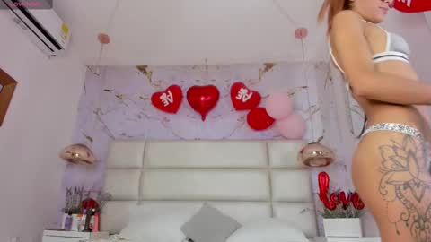 Snapshot of cattalina_storm chatting on February 20, 6:35 pm cattalina_storm online show from February 20, 6:35 pm