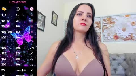 Snapshot of caty_sex4u chatting on January 17, 9:06 am caty online show from January 17, 9:06 am