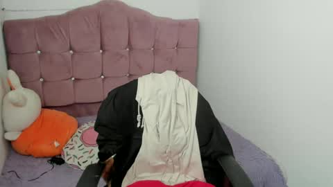 Snapshot of celeste_bonnet1 chatting on October 14, 3:25 pm celeste_bonnet1 online show from October 14, 3:25 pm